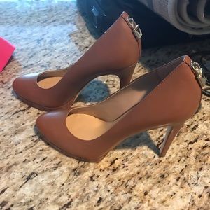 Michael Kors brown pumps